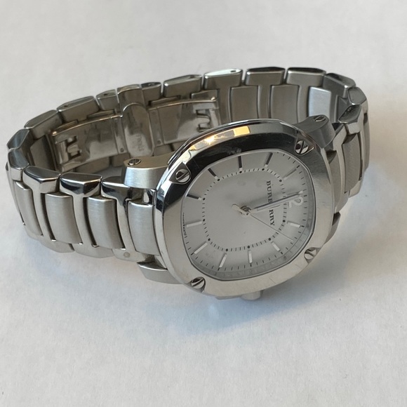 Burberry Women's White Bby1703 The Britain Stainless Steel Watch - Picture 3 of 8